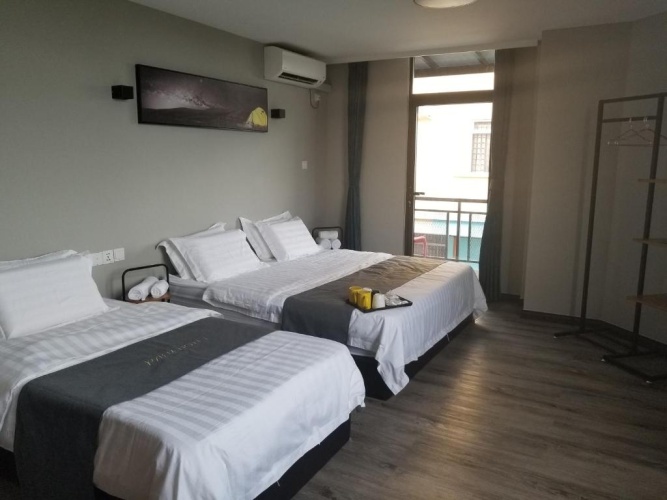 Standard Twin room with balcony