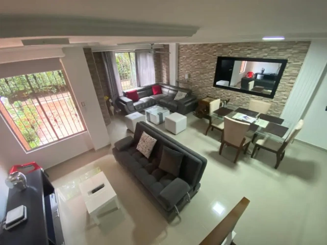 4 Bedrooms Cottage
