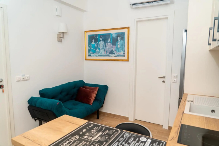 Modern studio Chiou