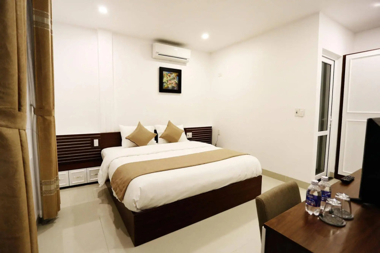 Moon & Sun Hotel