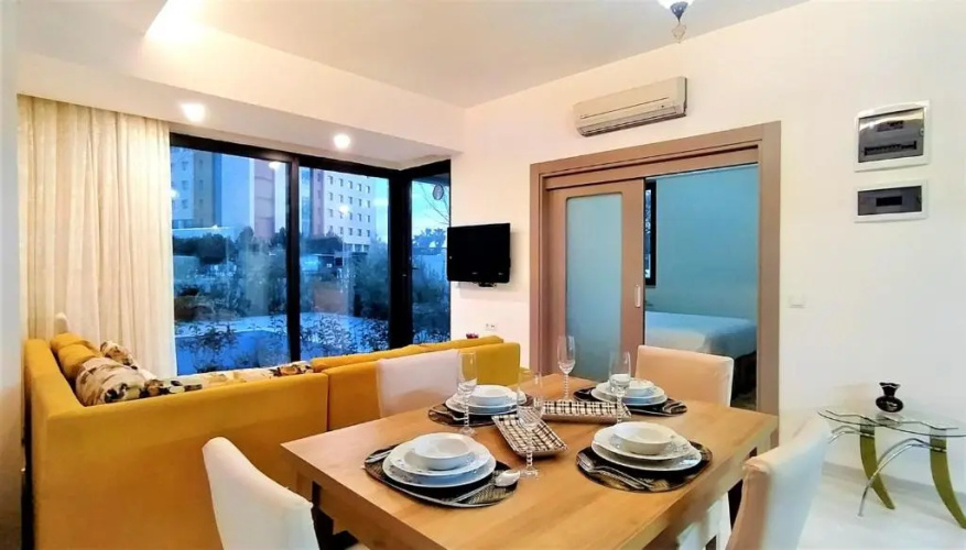 Central Flat With Shared Pool In Kepez Antalya