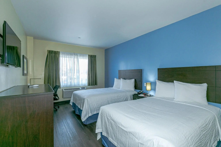 Ozone Inn & Suites