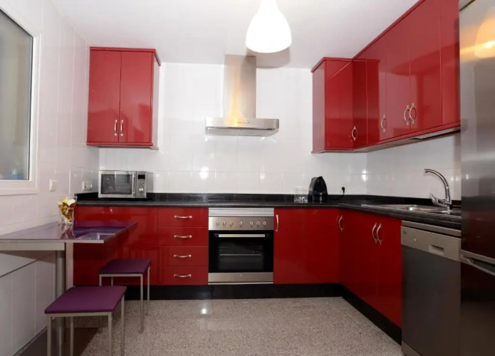 4 Bedrooms Apartment