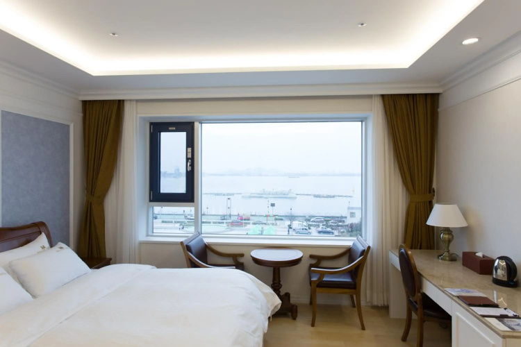 Fontana Beach Hotel