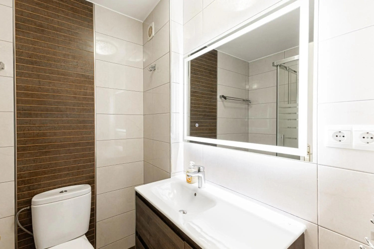 3 bedroom apartment with private rooftop terrace