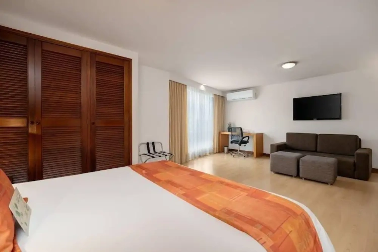 Standard Suite
