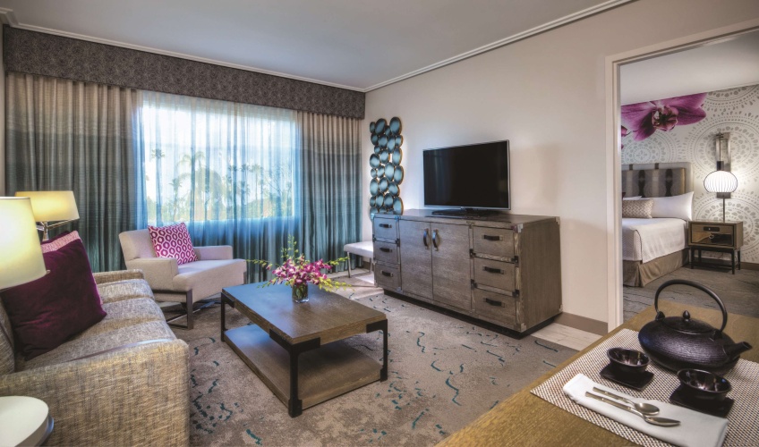 Loews Royal Pacific Resort photo 9