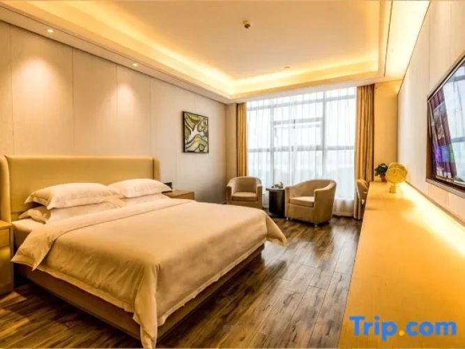 Standard room with lake view