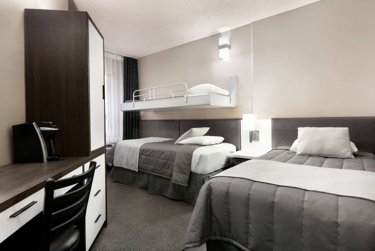Travelodge Hotel by Wyndham Montreal Centre photo 6