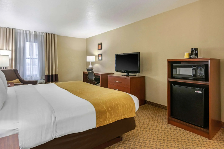 Comfort Inn & Suites Springfield I-44
