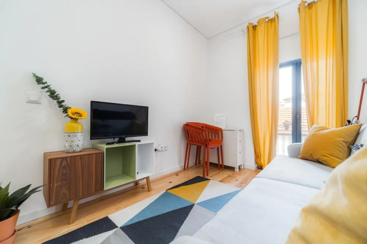 Nomad s Netto Subway - Sunny Balcony