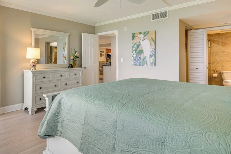 Panoramic Gulf Views: Renovated Fort Myers Condo!