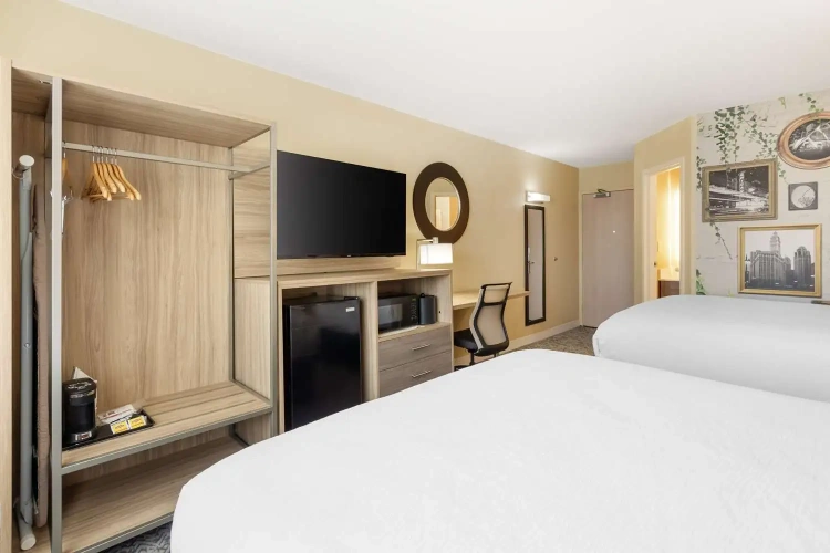 Standard Quadruple room