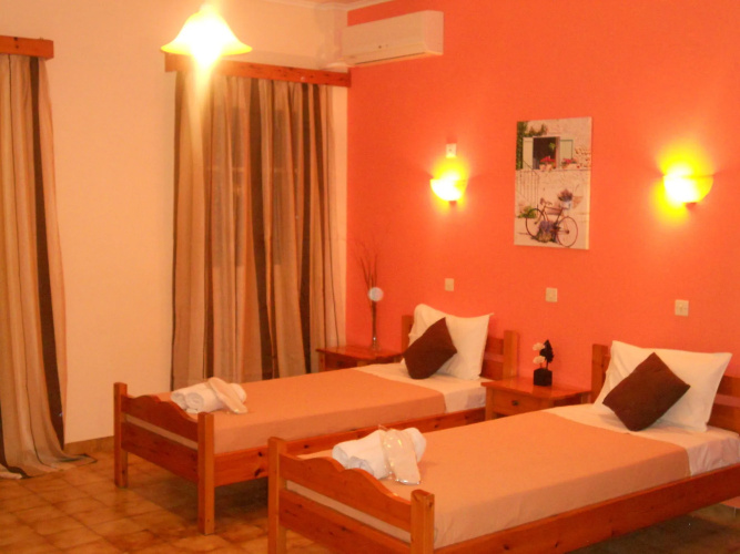 Elli Marina Studios and Apartments