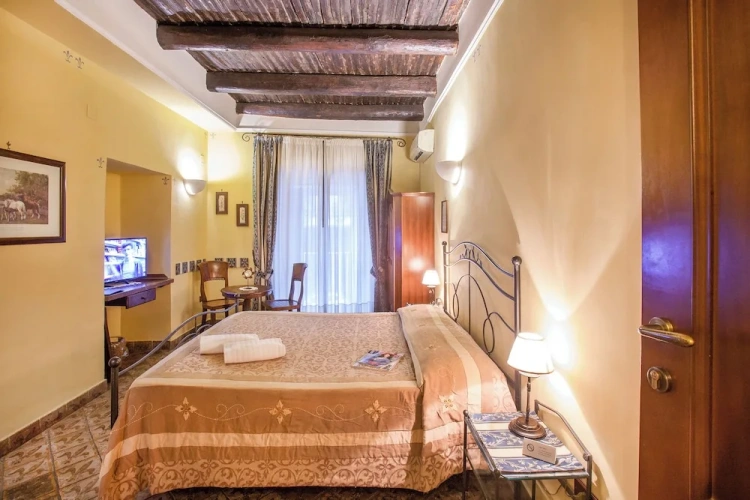 Superior Double room with balcony and with city view
