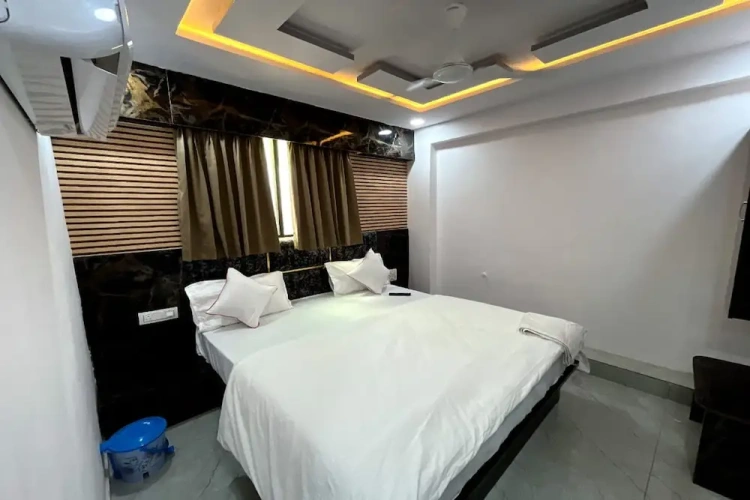 Deluxe Double room with city view