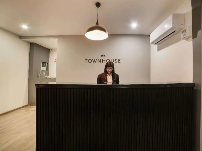 OYO townhouse18557 Sector Twenty Seven
