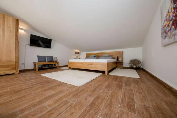 Palit 497/D, Apartment F