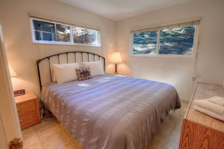 Foothill Folly 4 Bedroom Home by RedAwning