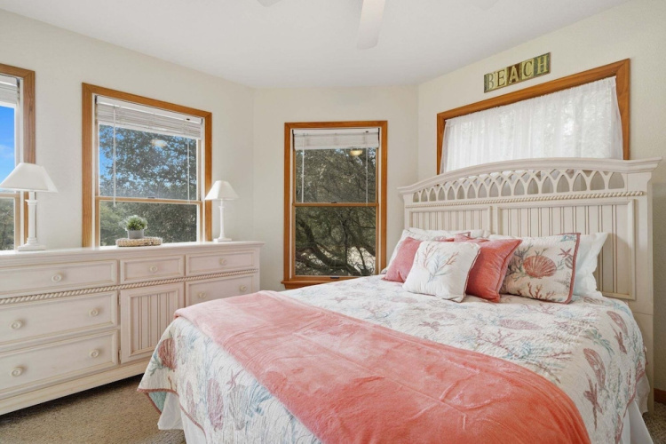 Golf & Surf 7BR: Private Pool, 5 Min to Beach
