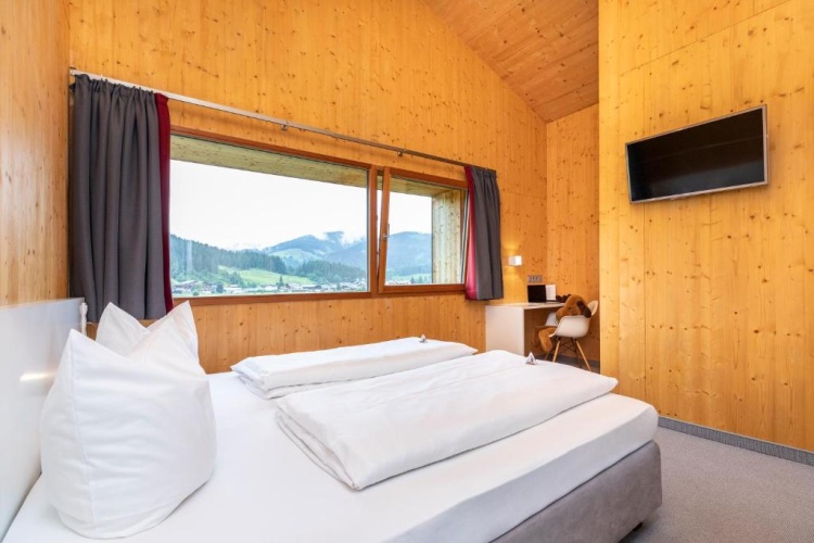 Superior Twin room with garden view