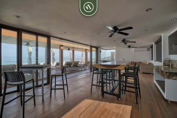 Luxury 2 BR Condo With Beachview - Rooftop Pool