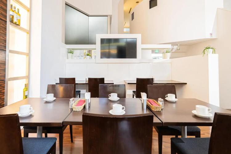 kanda station hotel