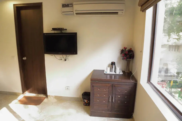 FabHotel Karol Bagh Main Market