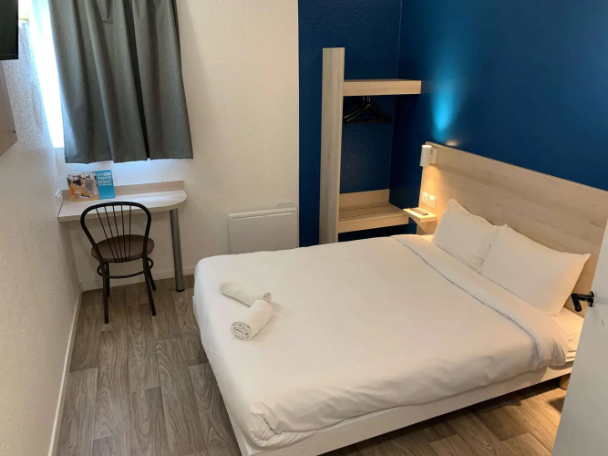 Kyriad Direct Dreux
