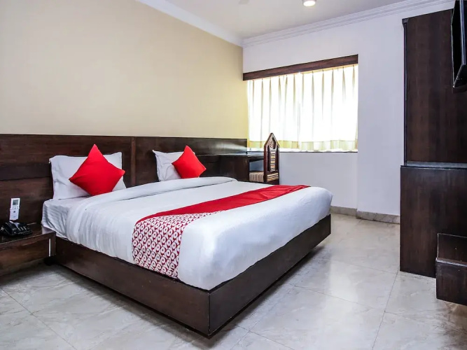 OYO 18849 Hotel Raj Shikhar