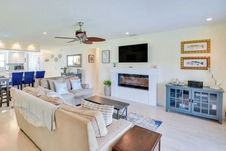 Edgewater Vacation Home w/ Game Room & Pool Access