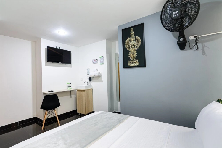Alma Hotel