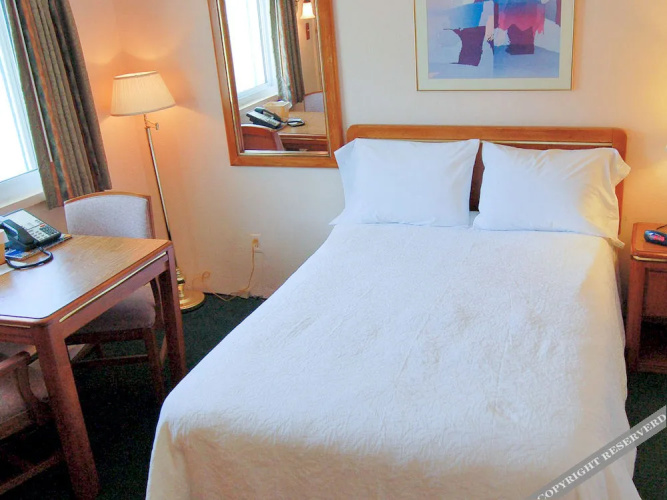 Tradewinds Motel