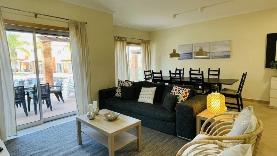 3 Bedrooms Cottage with pool view