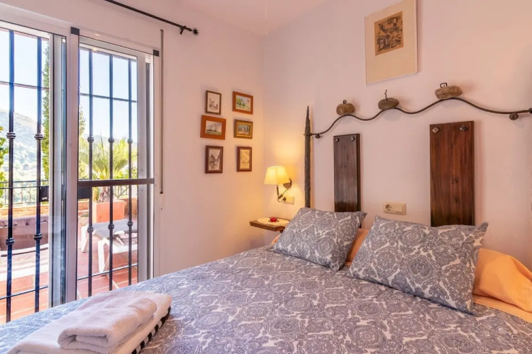 1133 Villa Dachita