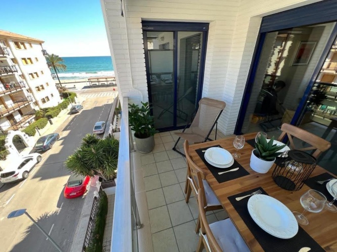 3 Bedrooms Apartment