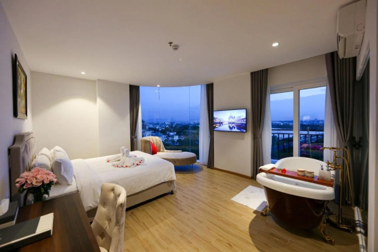RHM Luxury Hotel And Suite