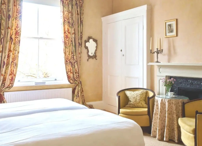 Standard Twin room with garden view