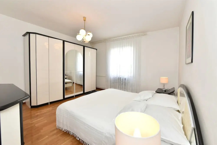 Apartment Mirjana