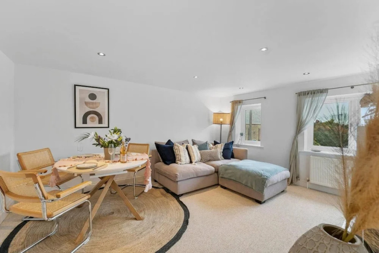 Perfect Location, dog Friendly Beautiful Home
