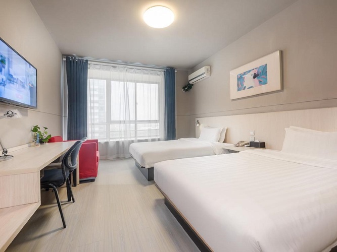 Standard Twin room with view