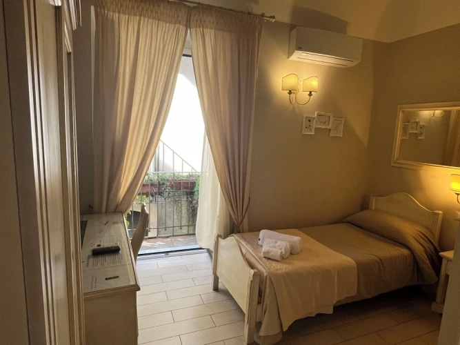 1 Bedroom Economy Single room with balcony
