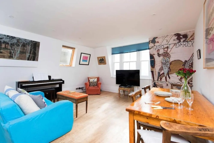 Lovely, Spacious 1BR Central Flat