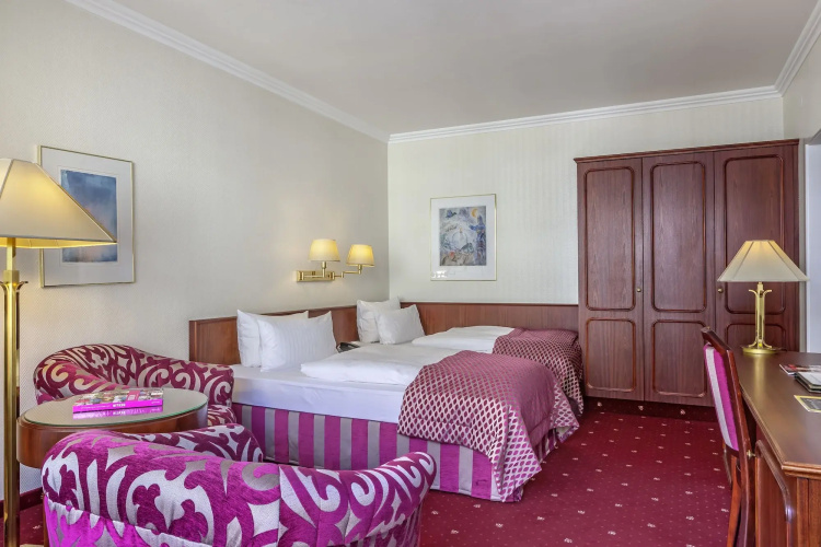 Bernstein Villa Kastania