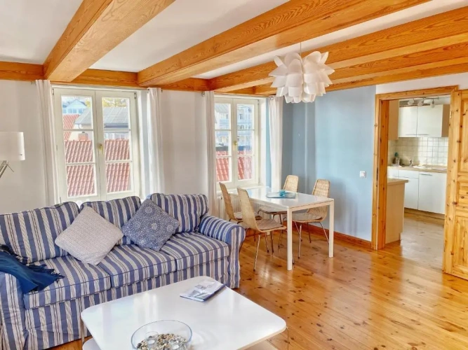 2 Bedrooms Apartment