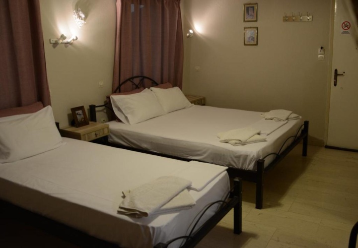 Standard Triple room
