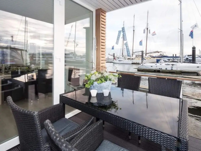 Houseboat Possibility 7