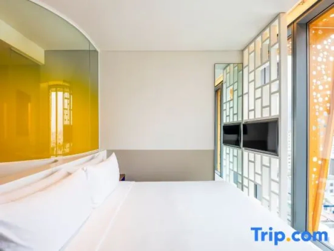 Standard Double room with city view