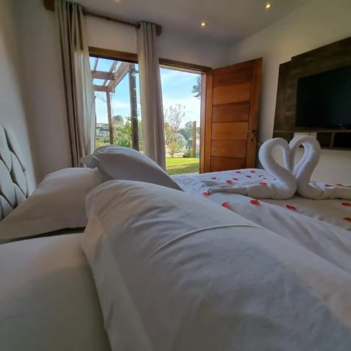 Suite with mountain view