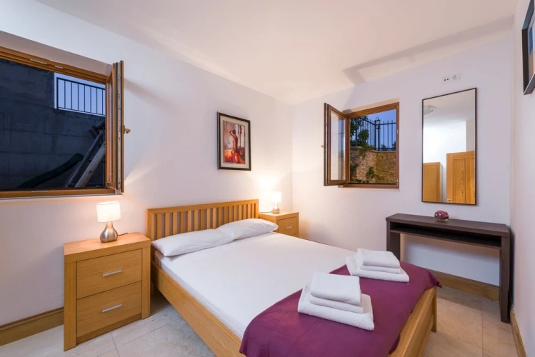 2 Bedrooms Standard Quintuple Apartment